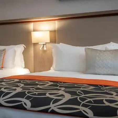 Clayton Hotel, Leeds 4*