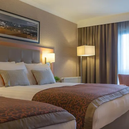 Clayton Hotel, Leeds