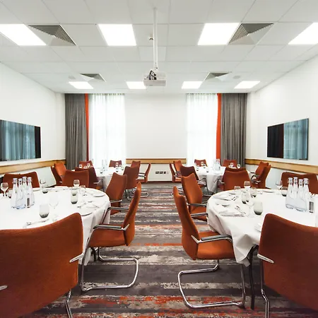Clayton Hotel, Leeds 4*