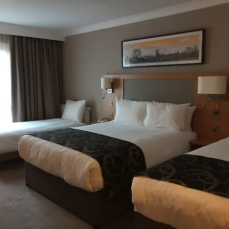 Clayton Hotel, Leeds 4*