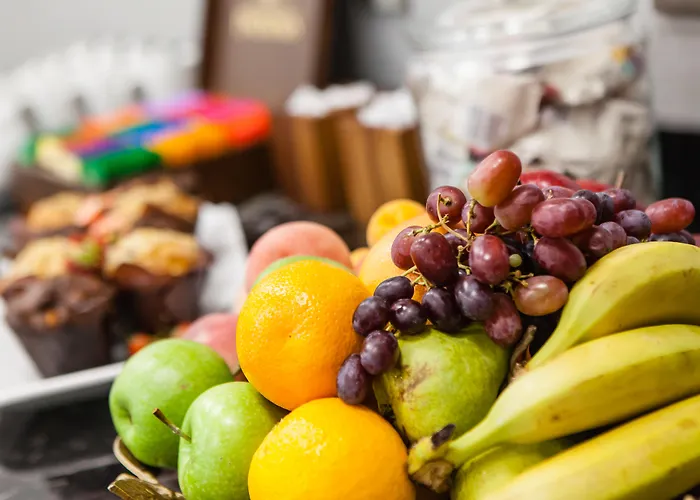 Clayton Hotel, Szálloda