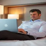 Clayton Hotel, Otel 4*