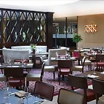 Clayton Hotel, Otel 4*