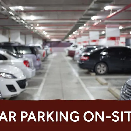 Clayton Hotel, Szálloda 4*