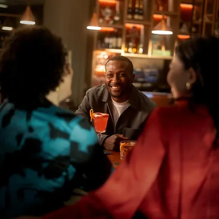 Clayton Hotel, Hotel 4*