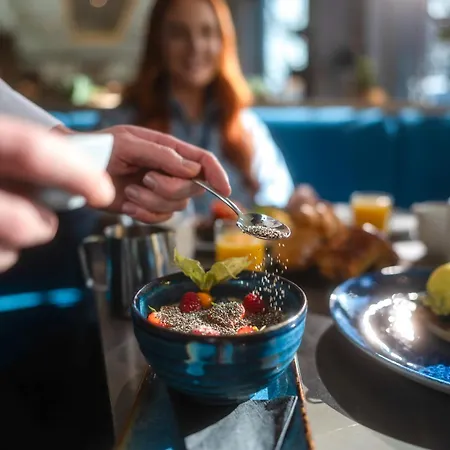 Clayton Hotel, 4* Leeds