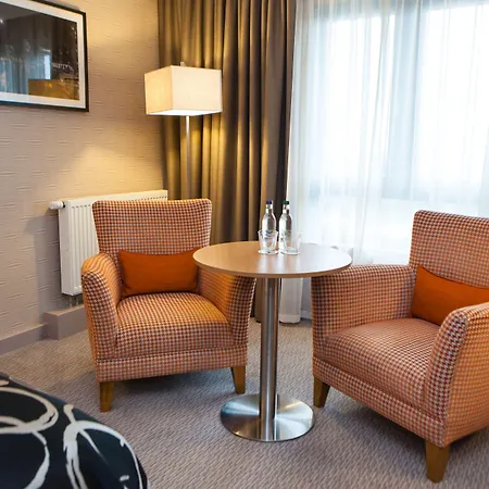 Clayton Hotel, Hotel 4*