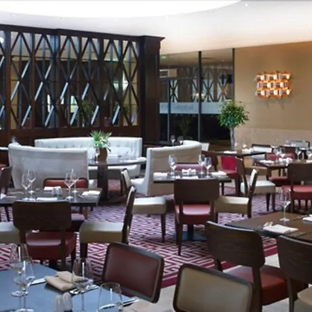 Clayton Hotel, Szálloda 4*