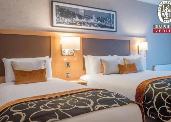 Clayton Hotel, Hotel 4*