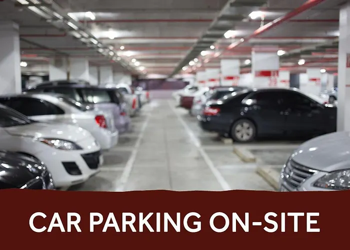 Clayton Hotel, Hotel 4*