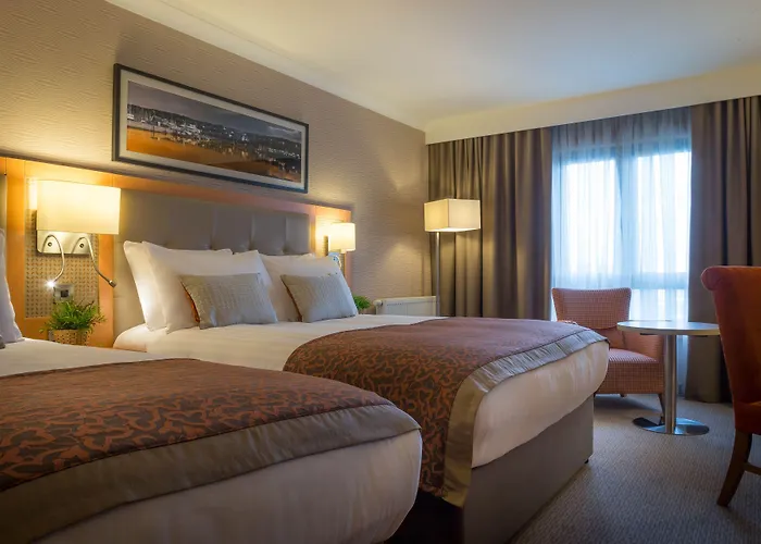 Clayton Hotel, Hotell