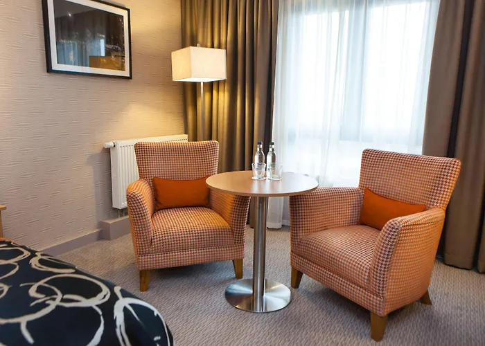 Clayton Hotel, Hotell 4*