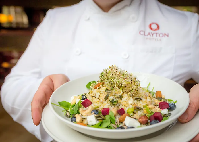 Clayton Hotel, Готель 4*