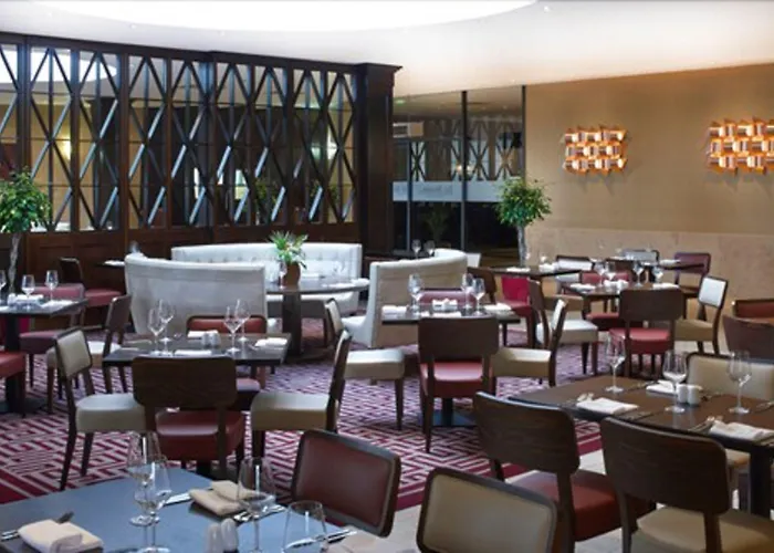 Clayton Hotel, Hotel 4*