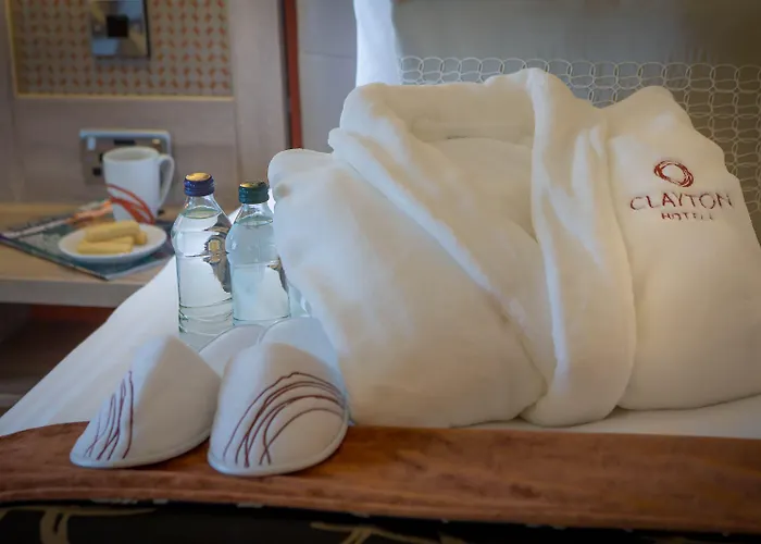 Clayton Hotel, 4*