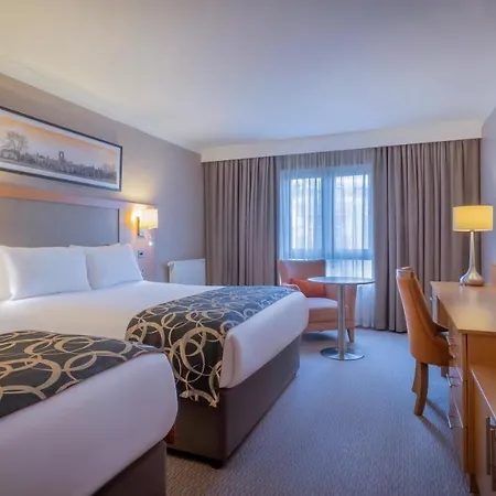 كلايتون، فندق ليدز