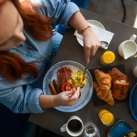 فندق كلايتون، 4*